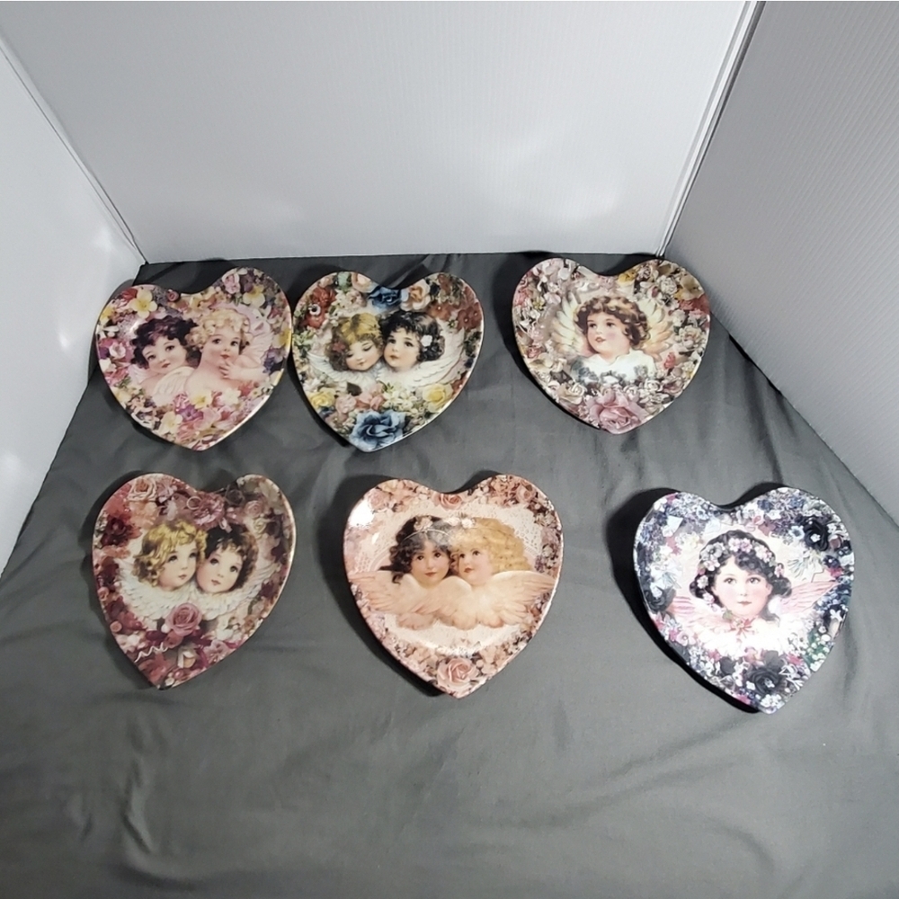 The crestly collection heavenly hearts 6 of 8 plates
